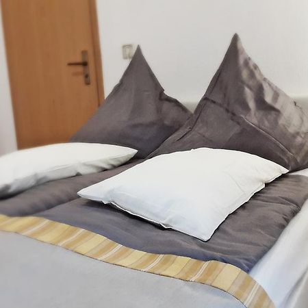 Alte Uhrmacherei Эйзенах Номер фото