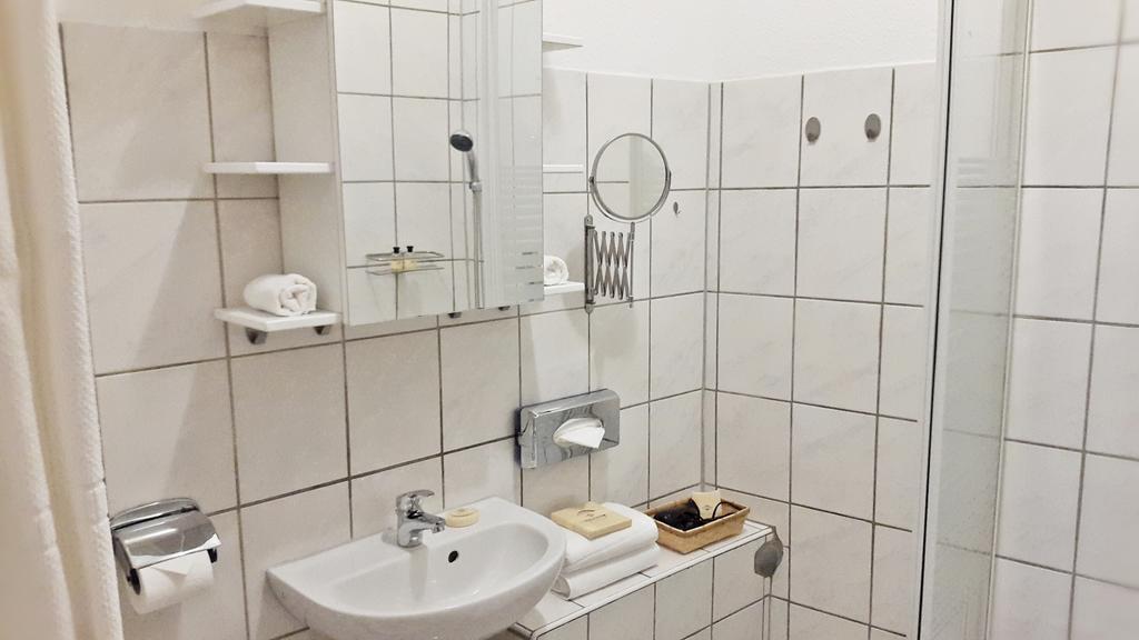 Alte Uhrmacherei Эйзенах Номер фото